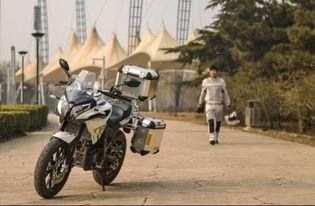 街拍国产小钢炮声浪视频,声浪震撼，性能卓越