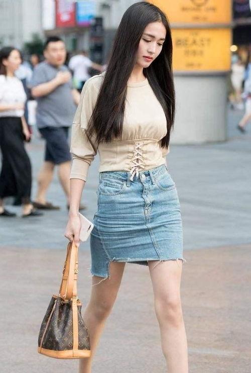 街拍国产小钢炮声浪视频,声浪震撼，性能卓越